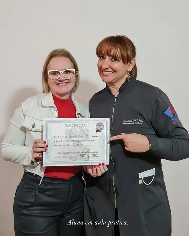 Imagem de aluna certificada